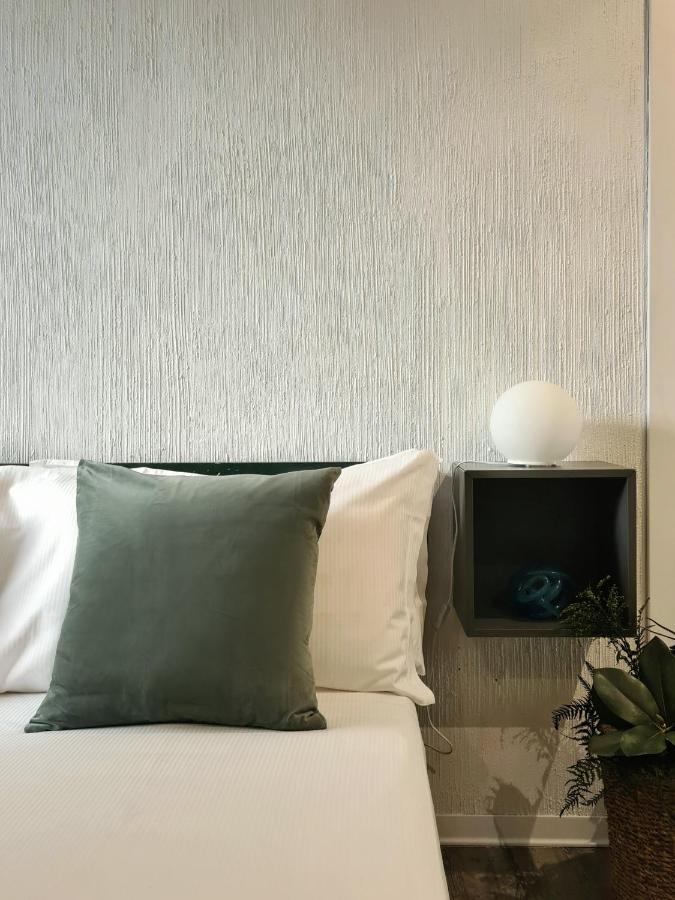 Serendipity Apartments - Montenapoleone มิลาน ภายนอก รูปภาพ