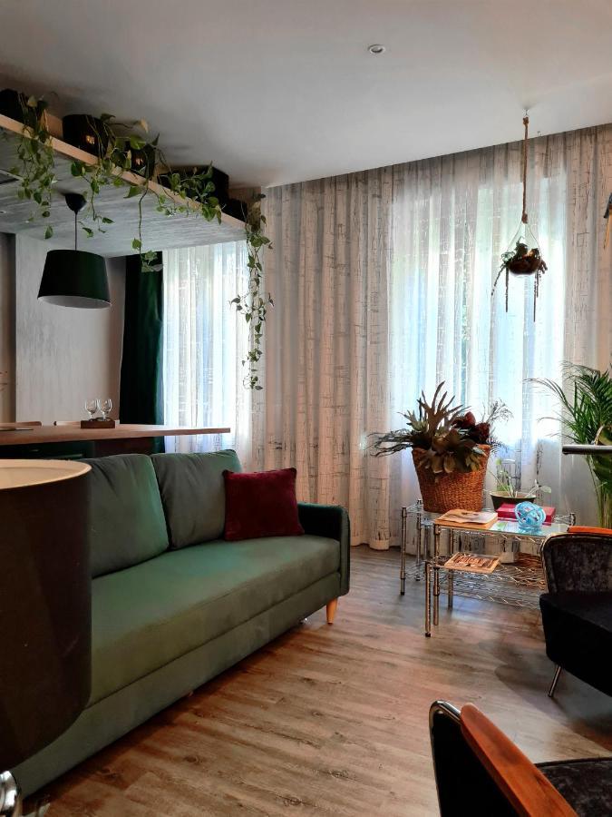 Serendipity Apartments - Montenapoleone มิลาน ภายนอก รูปภาพ